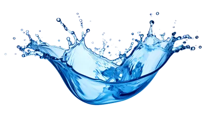 青い水しぶきがダイナミックに飛び散る瞬間。白い背景に鮮やかに映える青い水が、勢いよく広がり飛び散る水滴が清涼感と躍動感を表現した素材です。